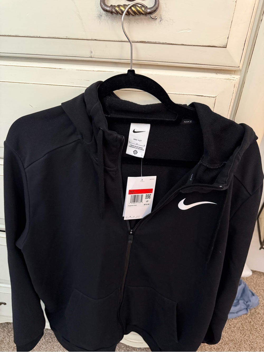 Nike Black Full-Zip Bomber Hoodie with White Swoosh. Men’s large